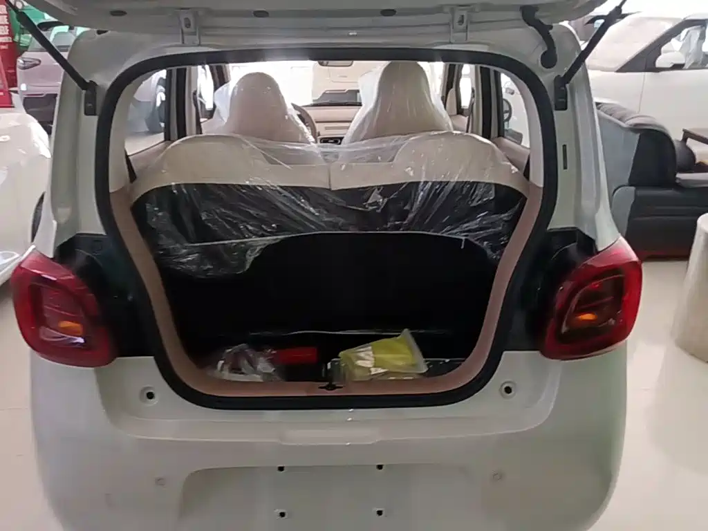 Wuling MINIEV — миниатюра 19