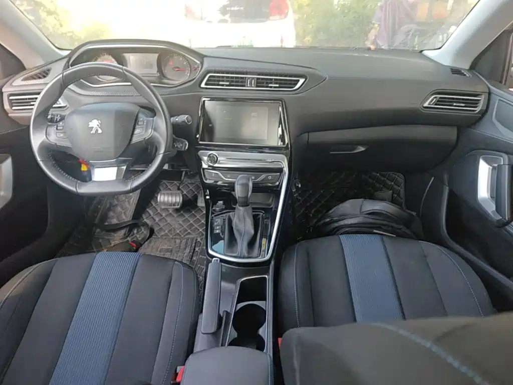 Peugeot 308 — миниатюра 10