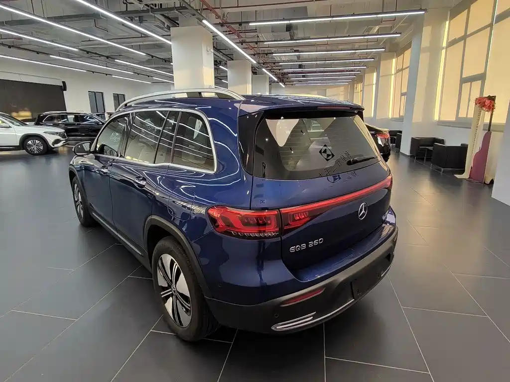 Mercedes-Benz EQB — миниатюра 10