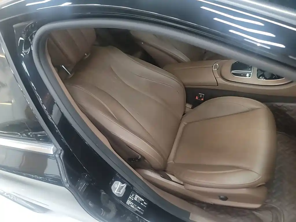 Mercedes-Benz E-Class — миниатюра 25