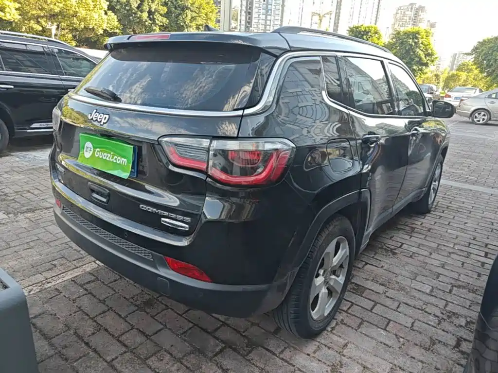 Jeep Compass — миниатюра 7