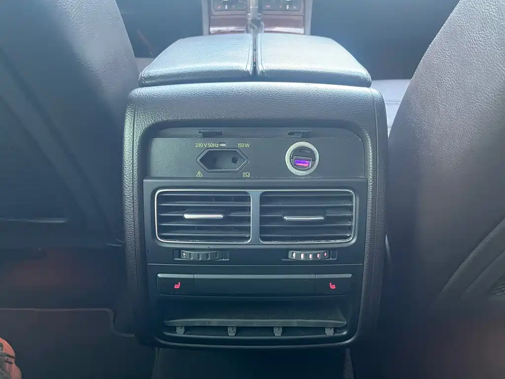 Volkswagen Touareg — миниатюра 22