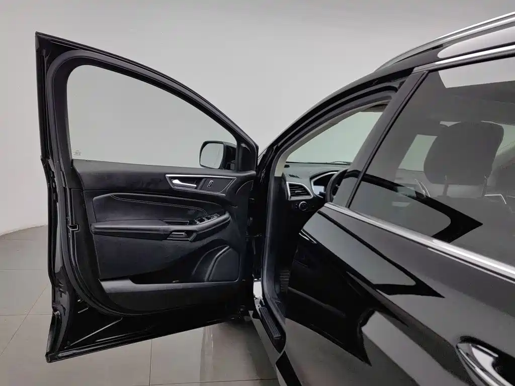 Ford Edge — миниатюра 8