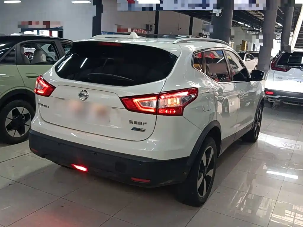 Nissan Qashqai — миниатюра 7