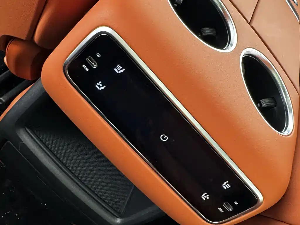 Li Auto Li L8 — миниатюра 10