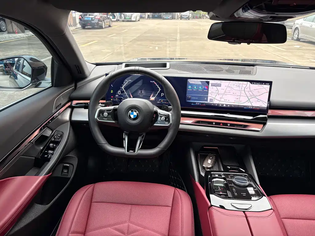 BMW 5 Series — миниатюра 5