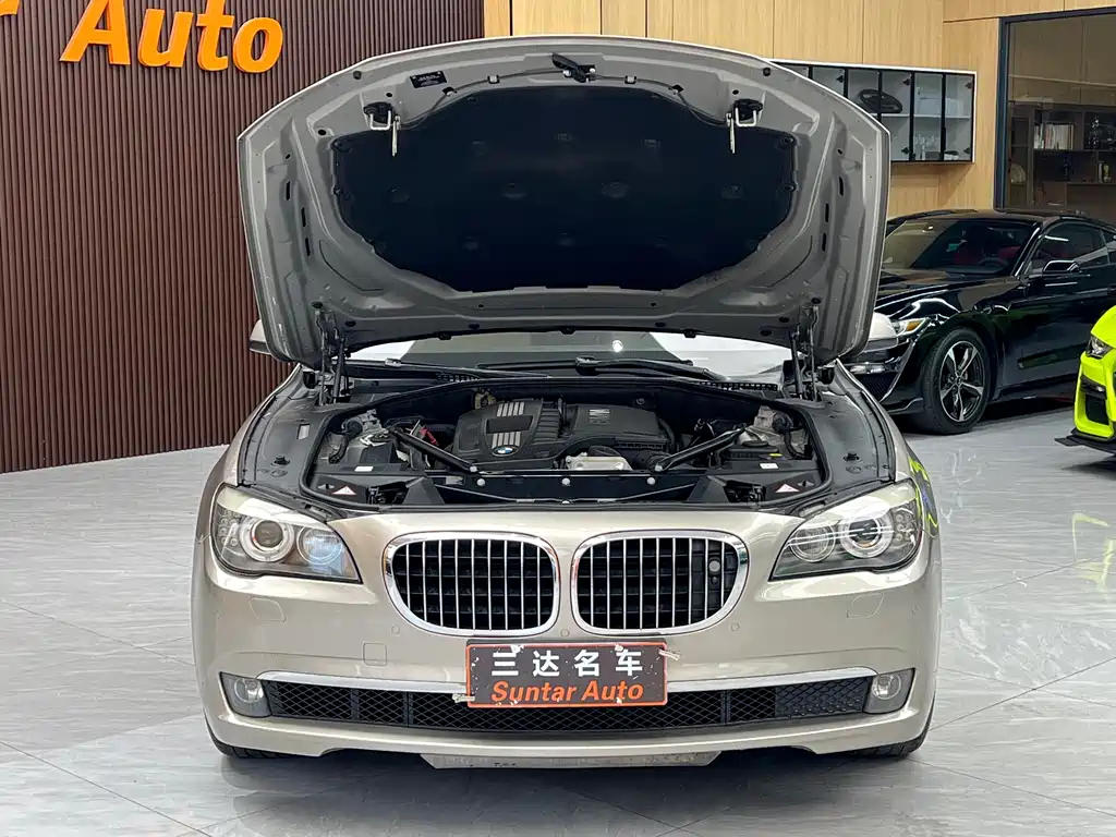 BMW 7 Series — миниатюра 33