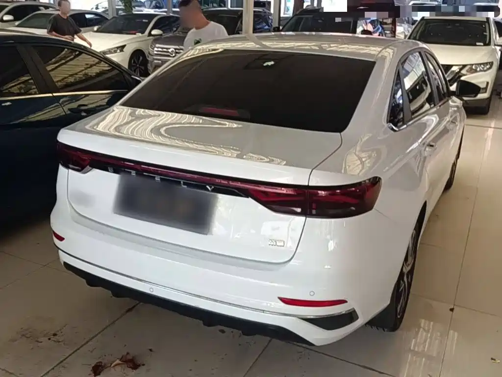 Geely Emgrand — миниатюра 7