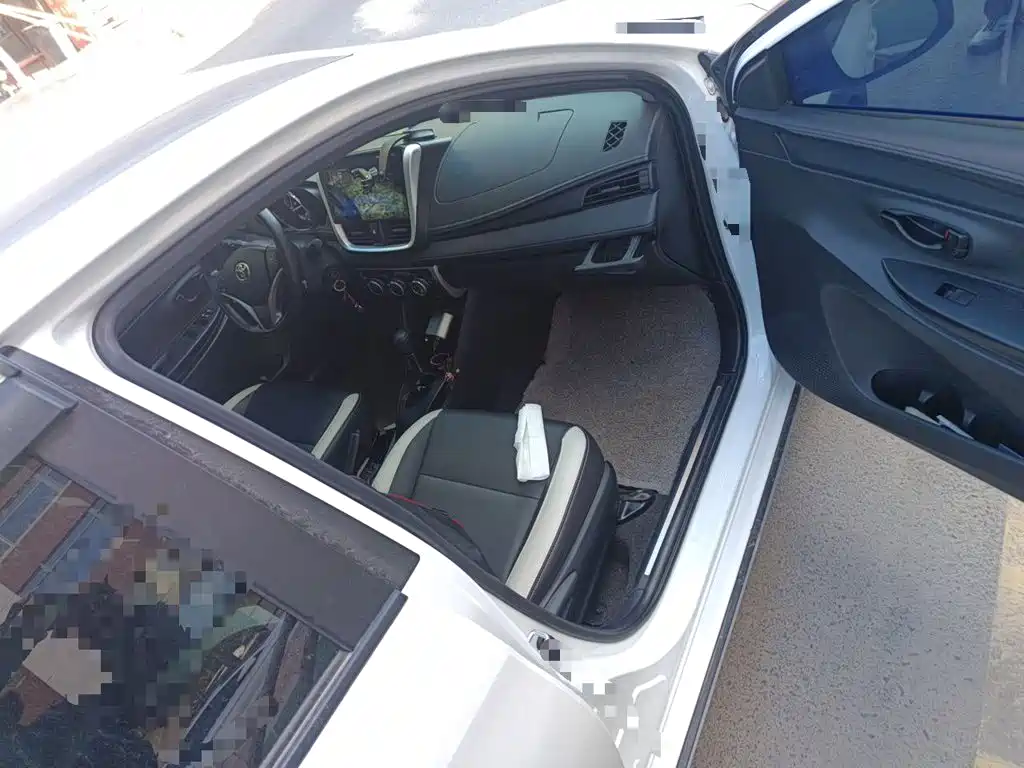 Toyota Yaris L — миниатюра 19