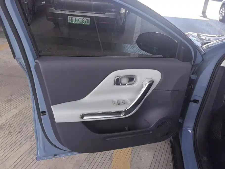 Leapmotor Leapmotor B01 — миниатюра 7