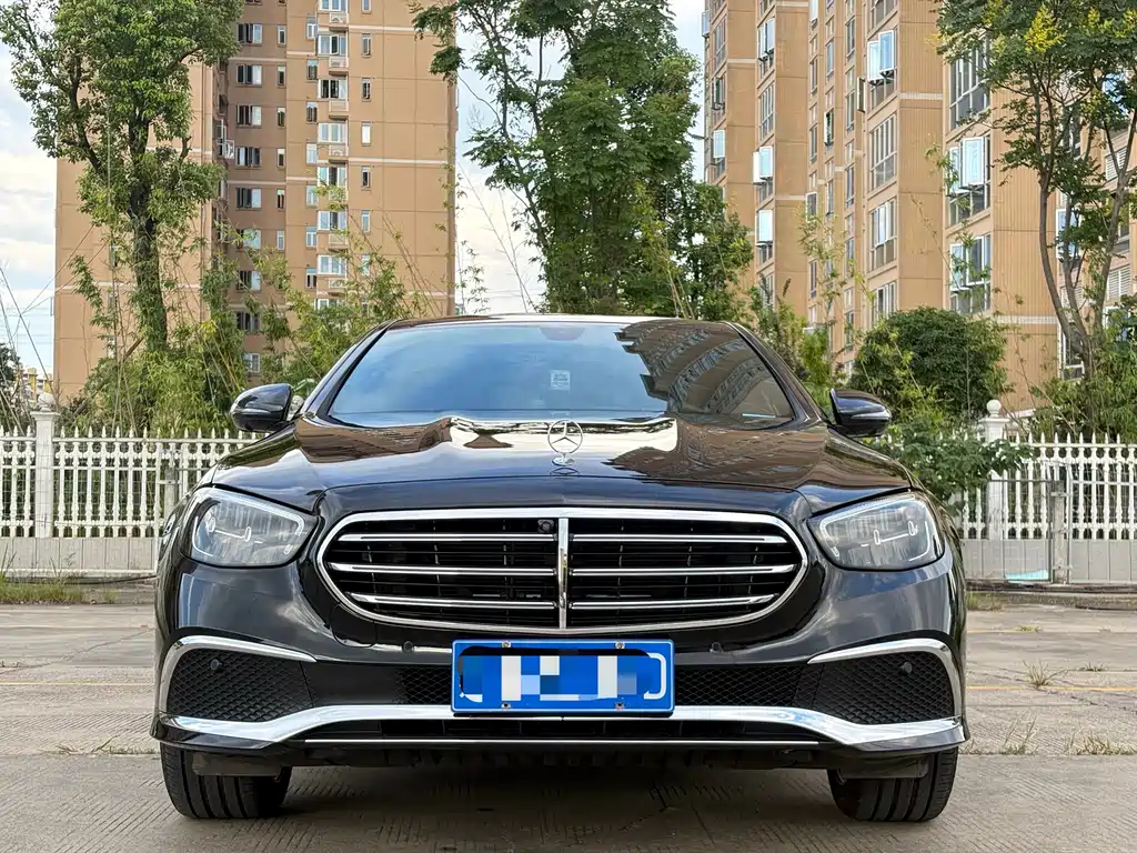 Mercedes-Benz E-Class — миниатюра 2