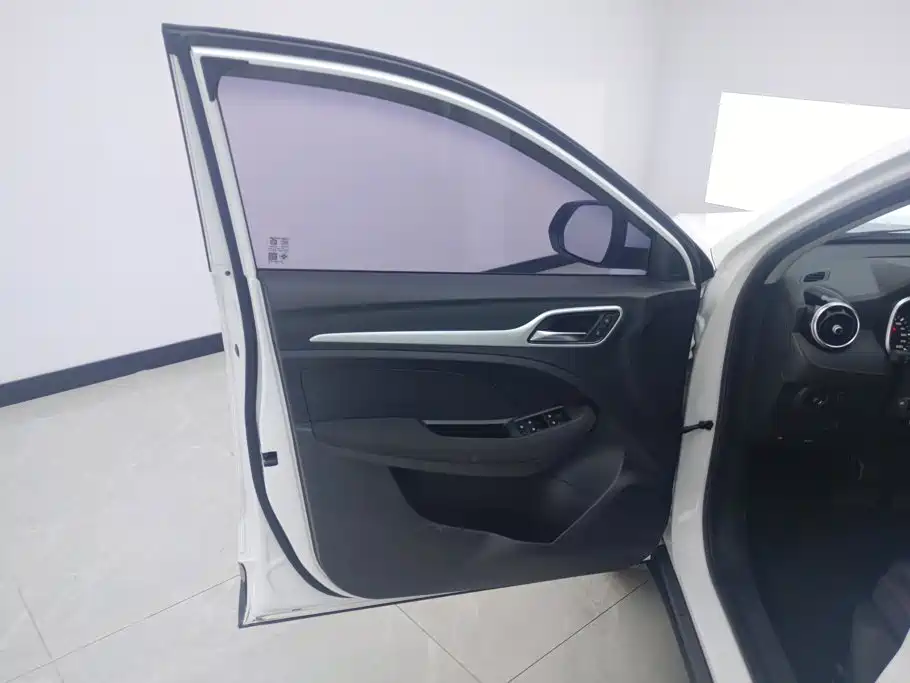 MG ZS — миниатюра 7