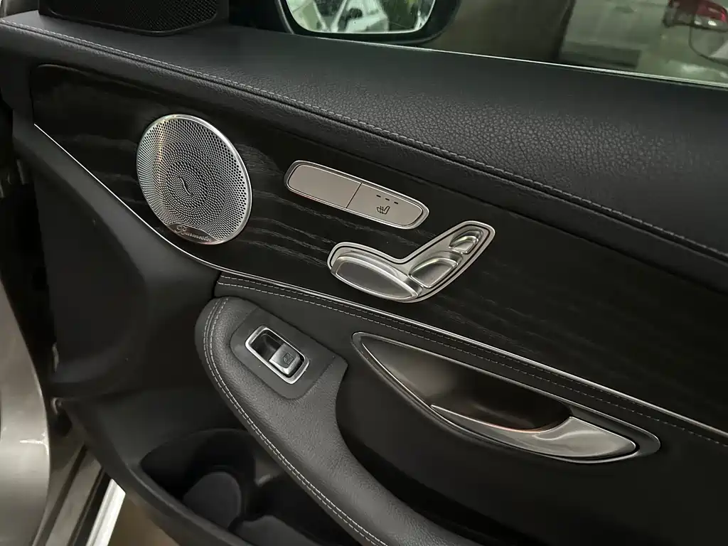 Mercedes-Benz C-Class — миниатюра 8