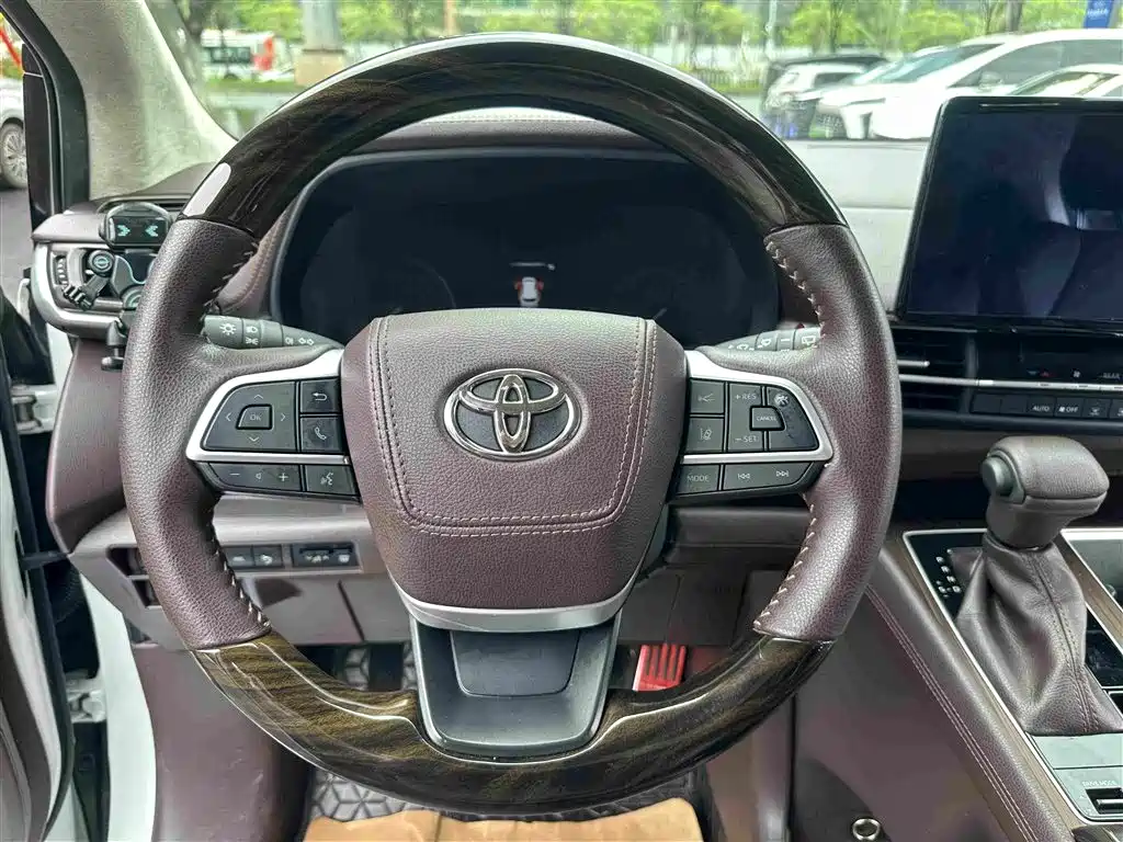 Toyota Sienna — миниатюра 12