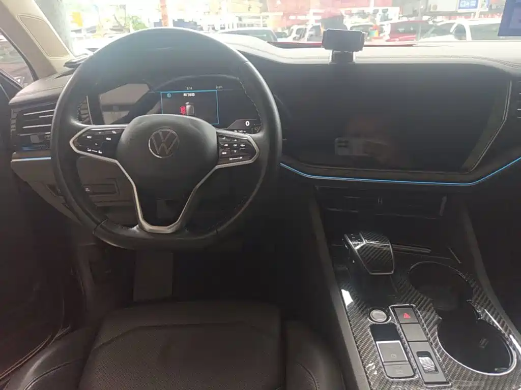 Volkswagen Touareg — миниатюра 10
