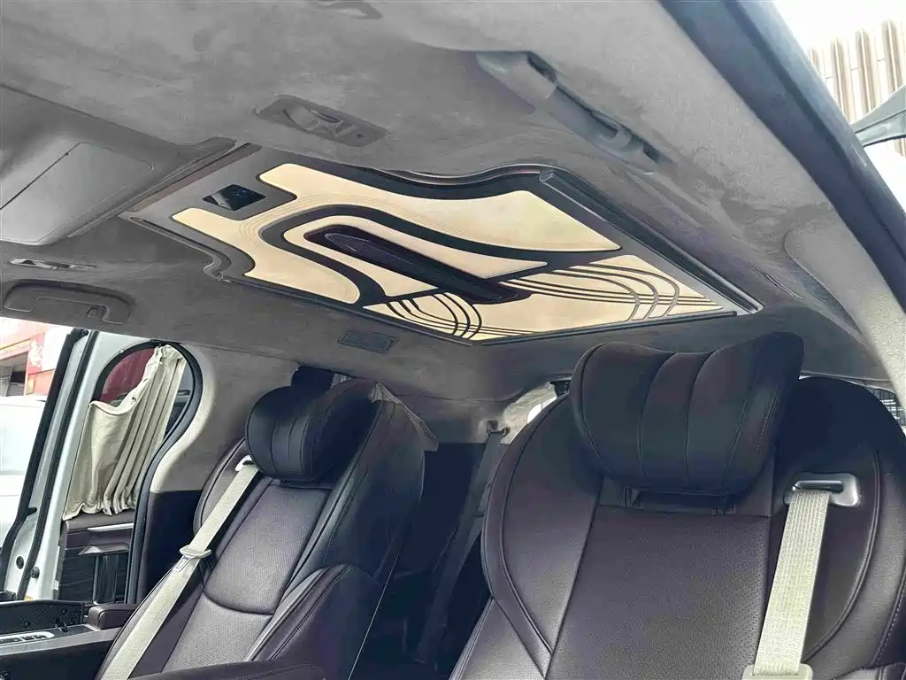 Toyota Sienna — миниатюра 30