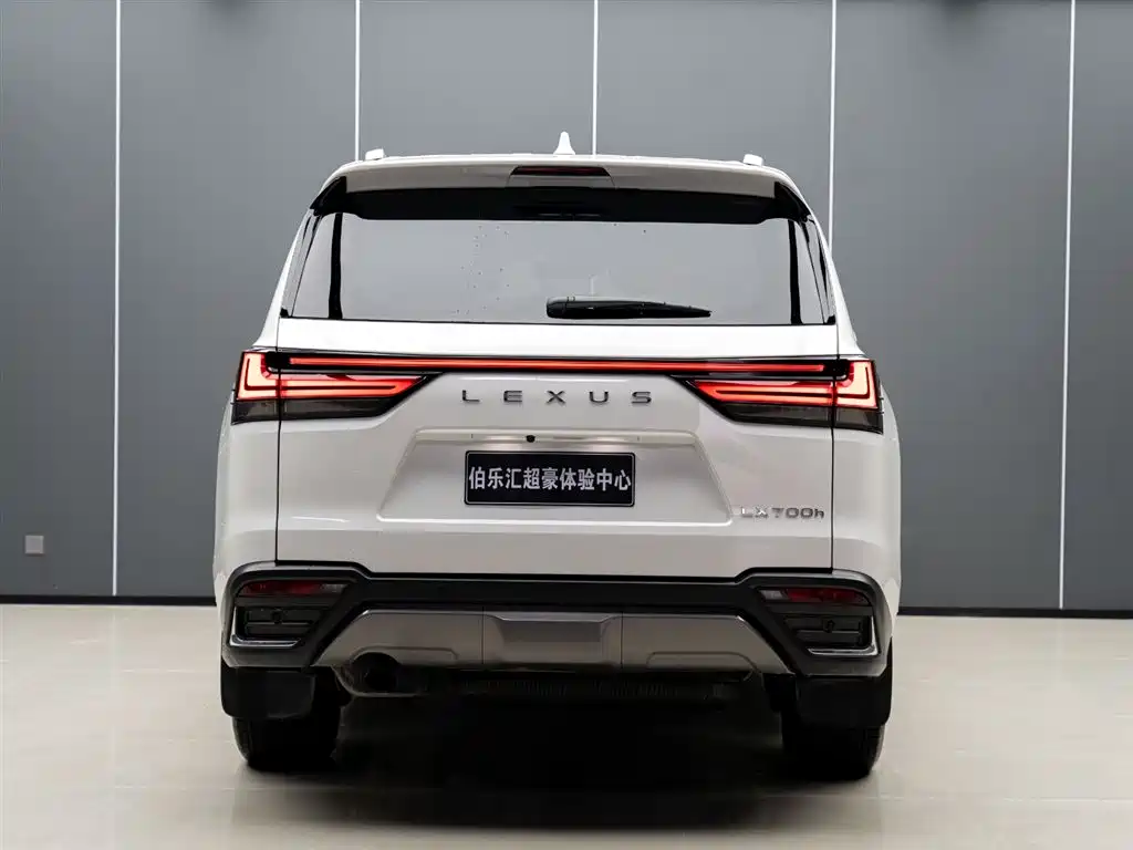 Lexus LX 2025 700h