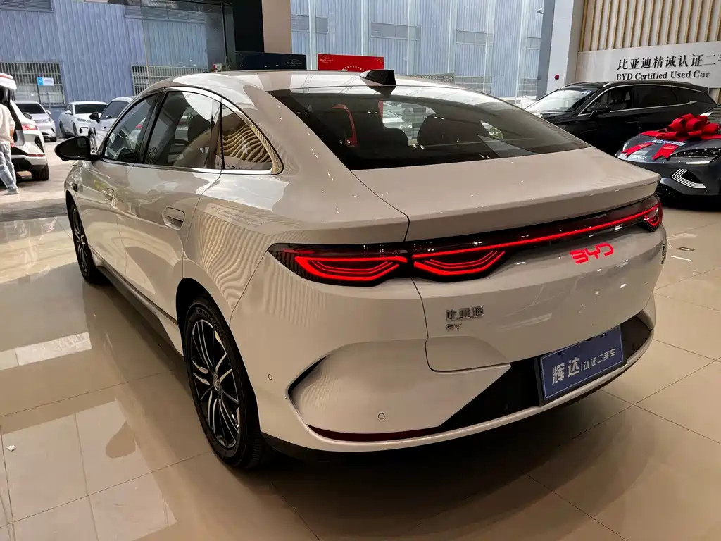 BYD QIN L