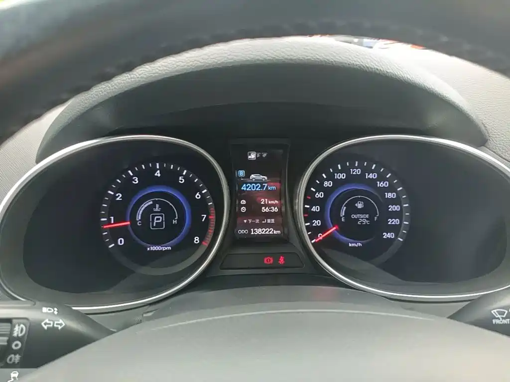 Hyundai Santa Fe — миниатюра 12