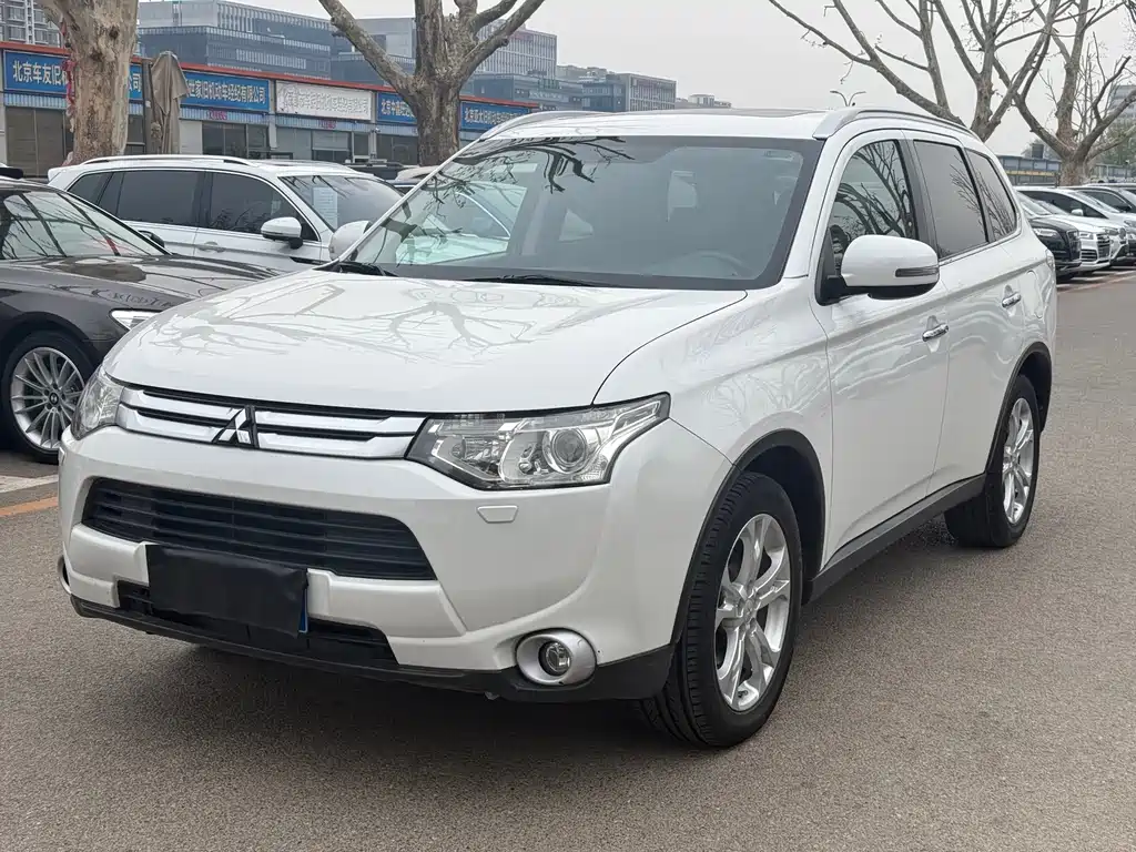 Mitsubishi Outlander (Import) 2015