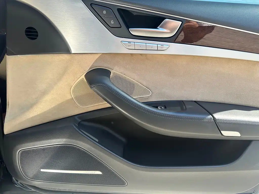 Audi A8 — миниатюра 13