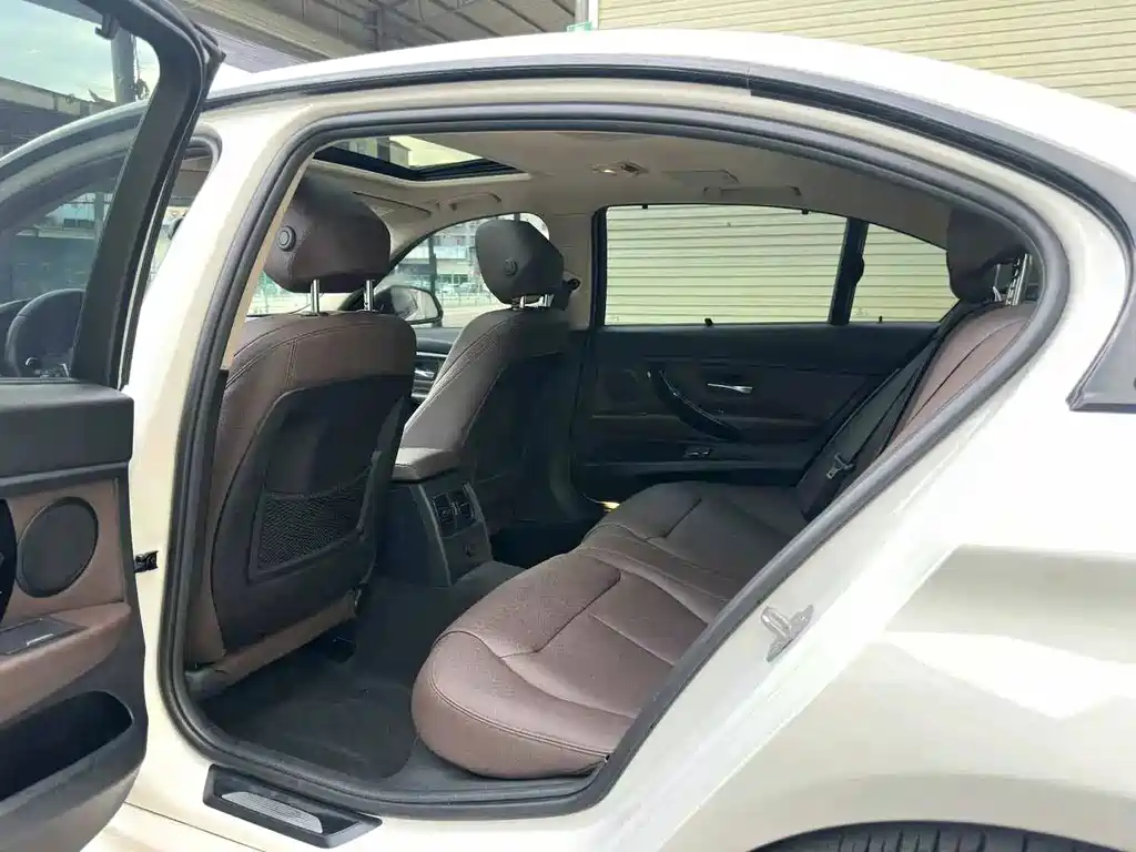 BMW 3 Series — миниатюра 10