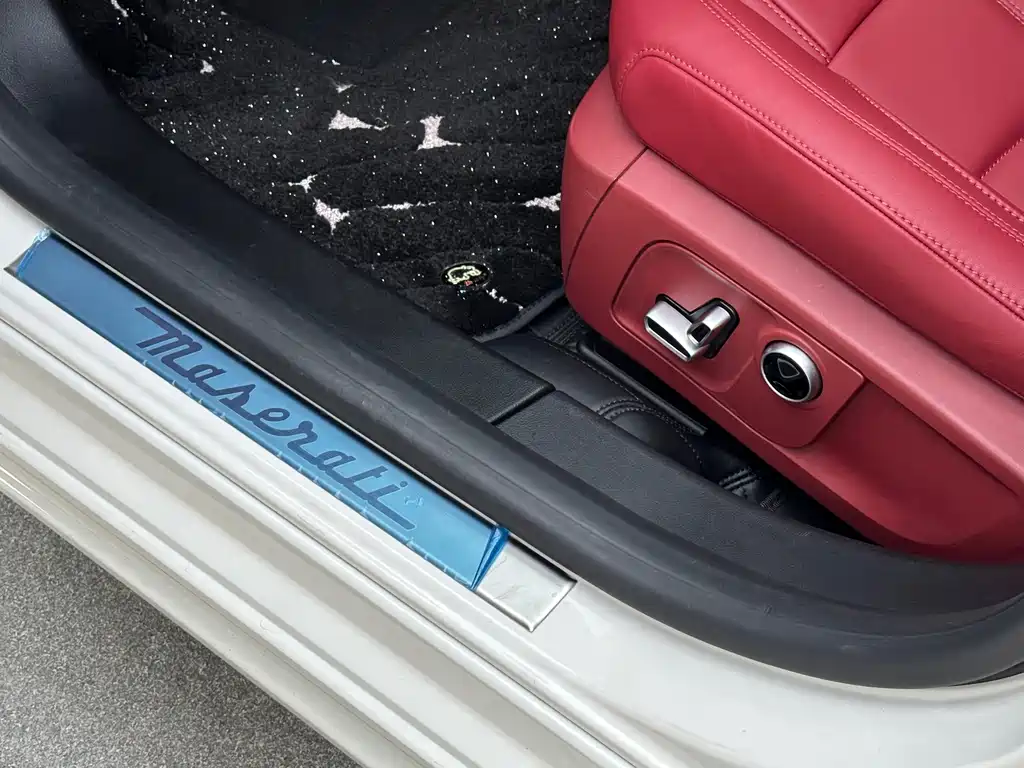 Maserati Ghibli — миниатюра 12