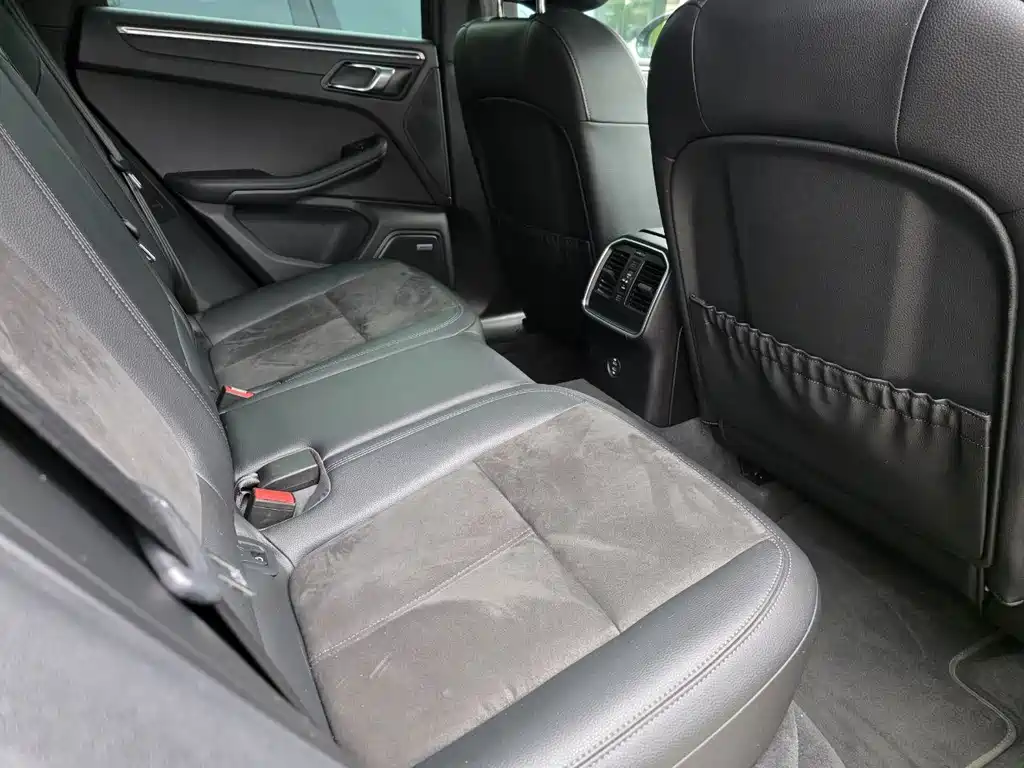 Porsche Macan — миниатюра 14