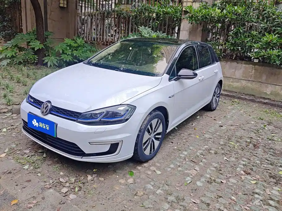 Volkswagen Golf EV