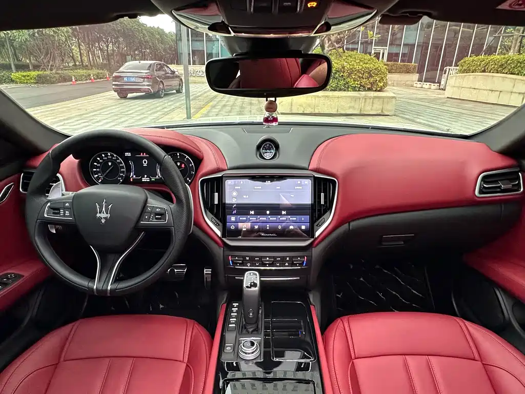 Maserati Ghibli — миниатюра 6