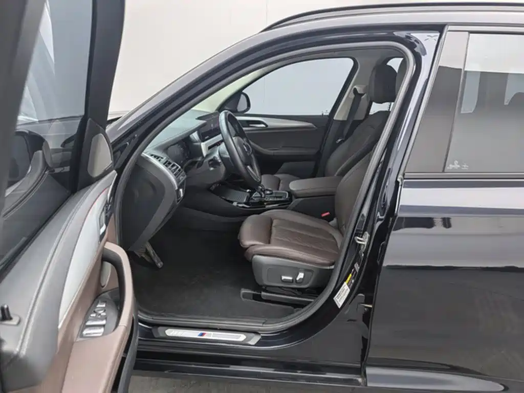 BMW iX3 — миниатюра 9