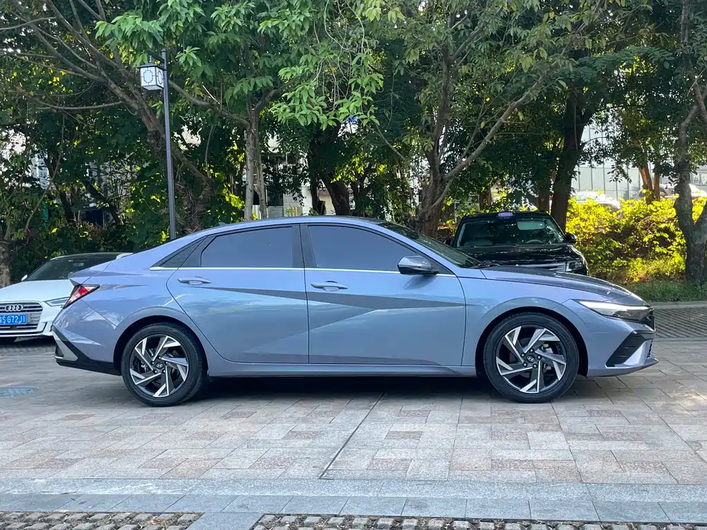 Hyundai Elantra — миниатюра 2