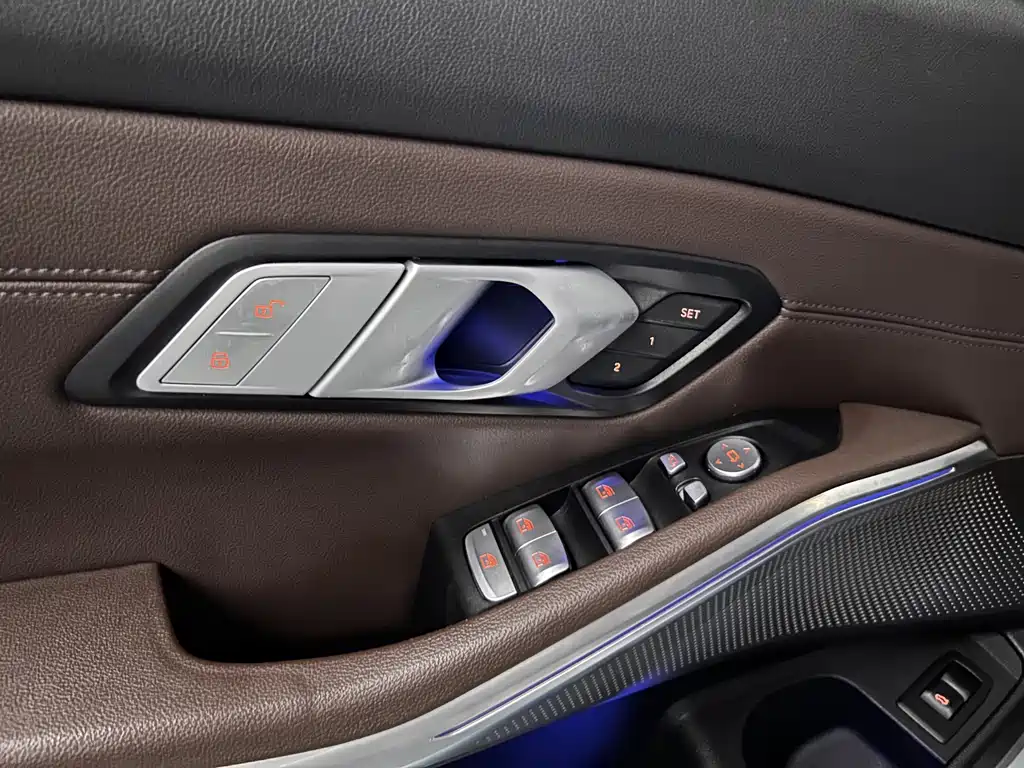 BMW 3 Series — миниатюра 13