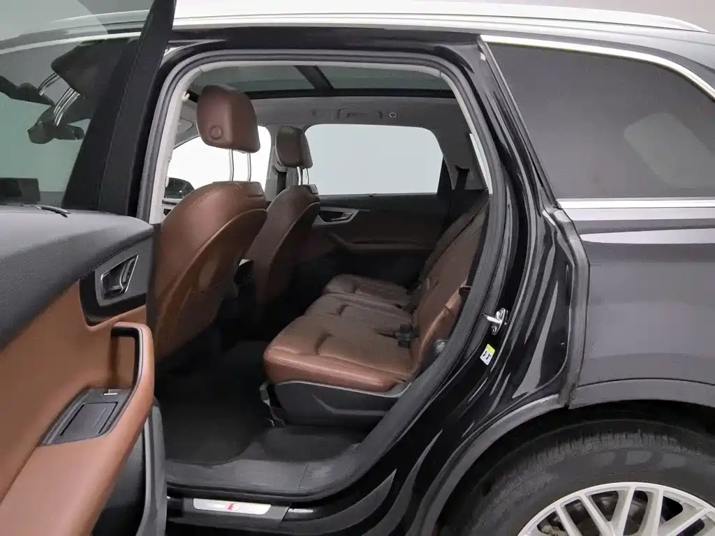 Audi Q7 — миниатюра 15