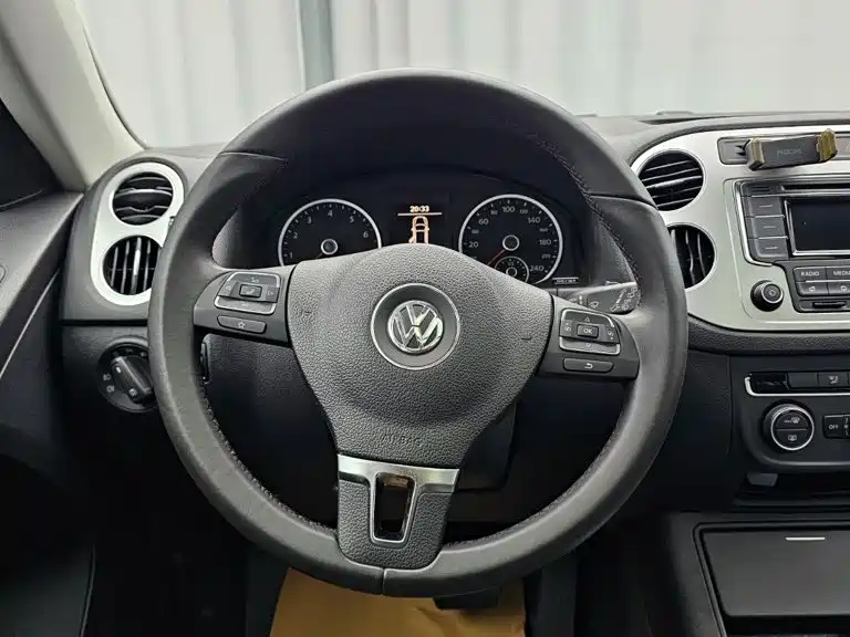 Volkswagen Tiguan — миниатюра 14