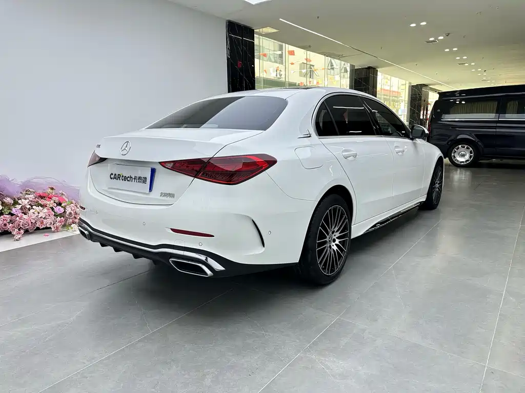 Mercedes-Benz C-Class — миниатюра 3