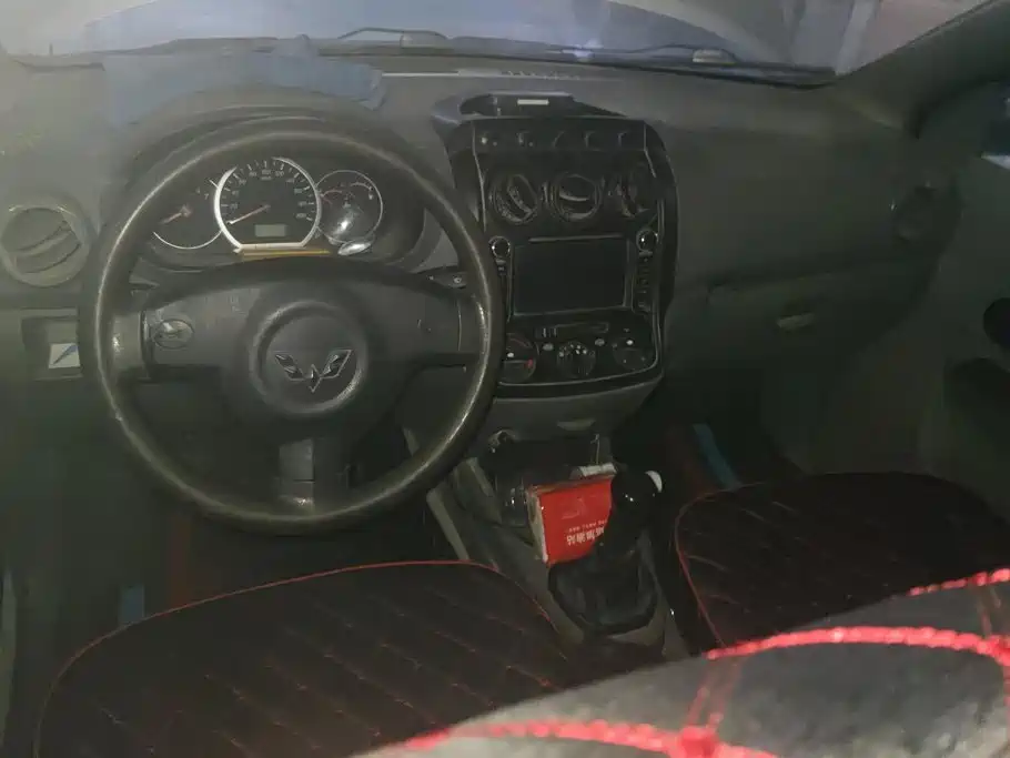 Wuling Hongguang — миниатюра 12