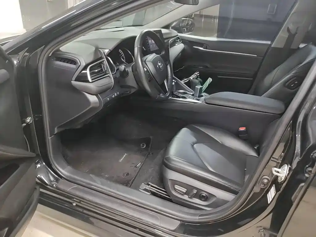 Toyota Camry — миниатюра 16