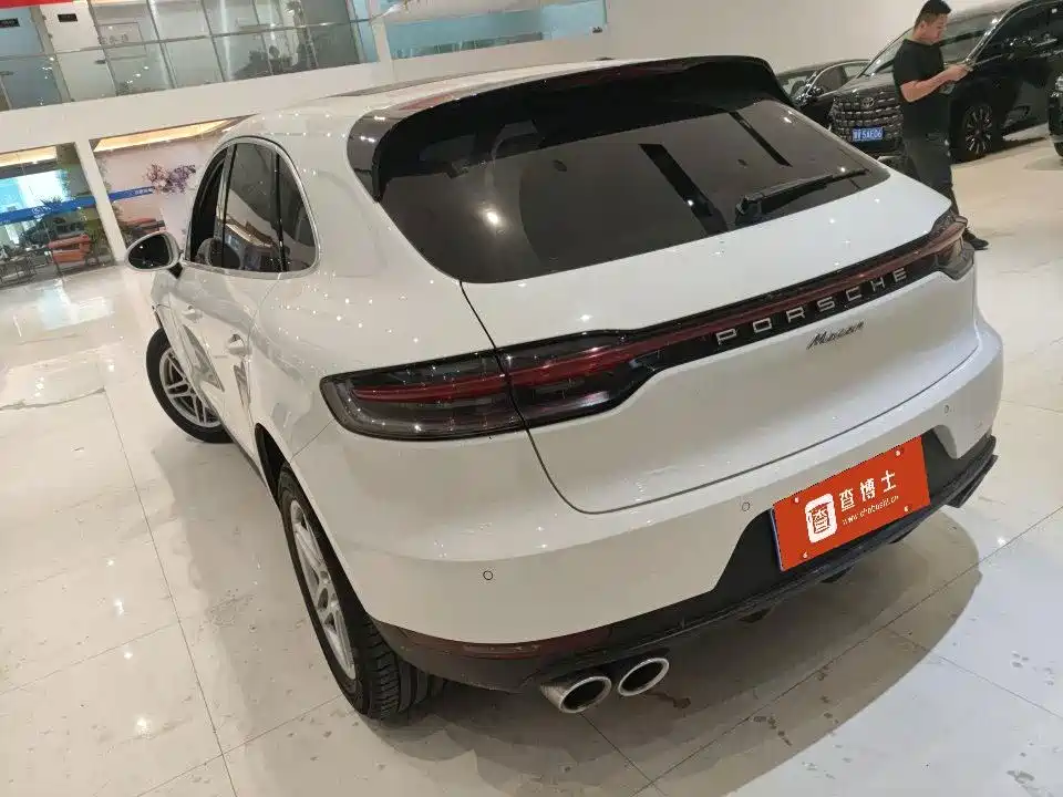 Porsche Macan — миниатюра 6