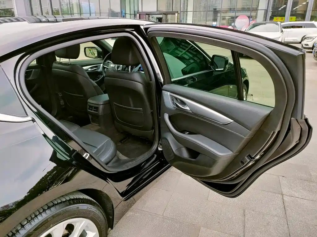 Cadillac CT5 — миниатюра 31