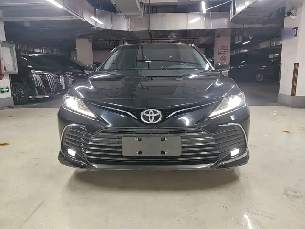 Toyota Camry — миниатюра 3