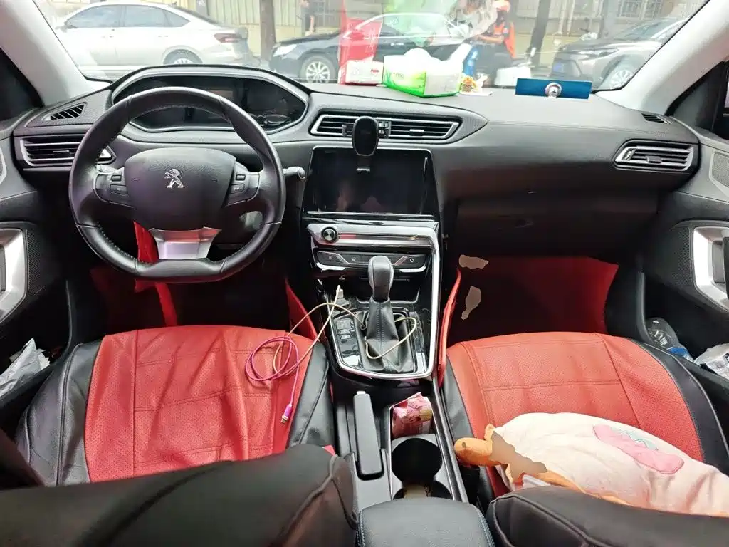 Peugeot 308 — миниатюра 5
