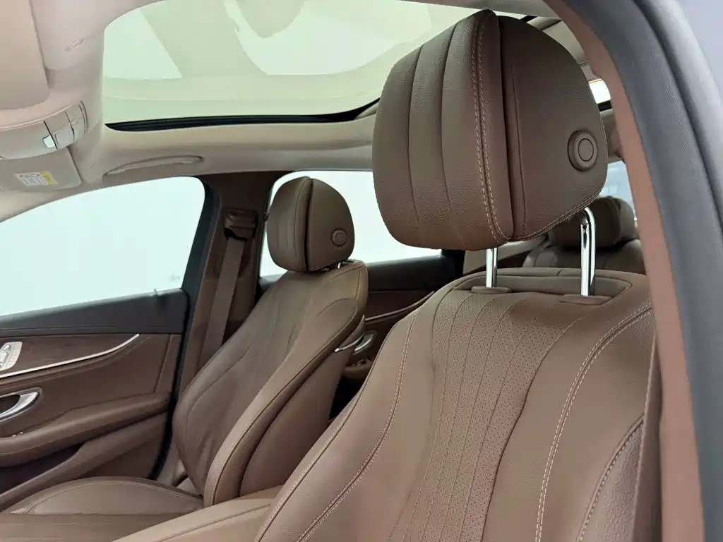 Mercedes-Benz E-Class — миниатюра 25