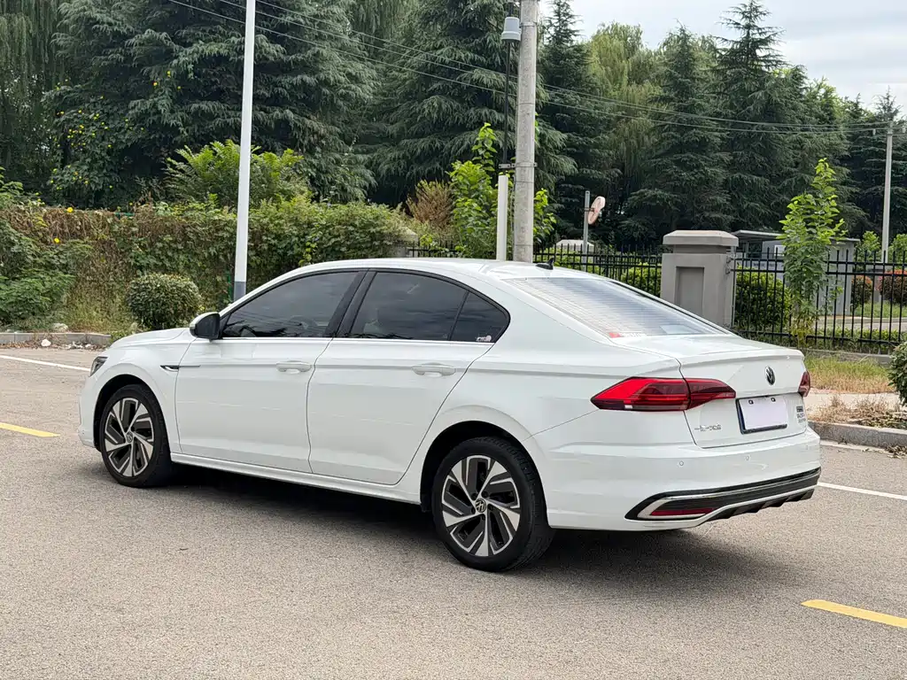 Volkswagen Bora — миниатюра 3