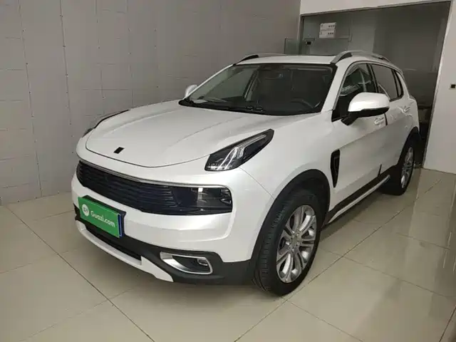 2020 Lynk & Co 01