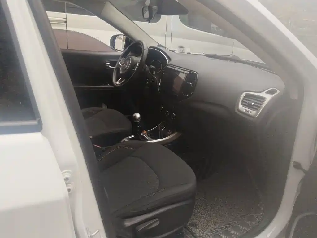 Jeep Compass — миниатюра 19