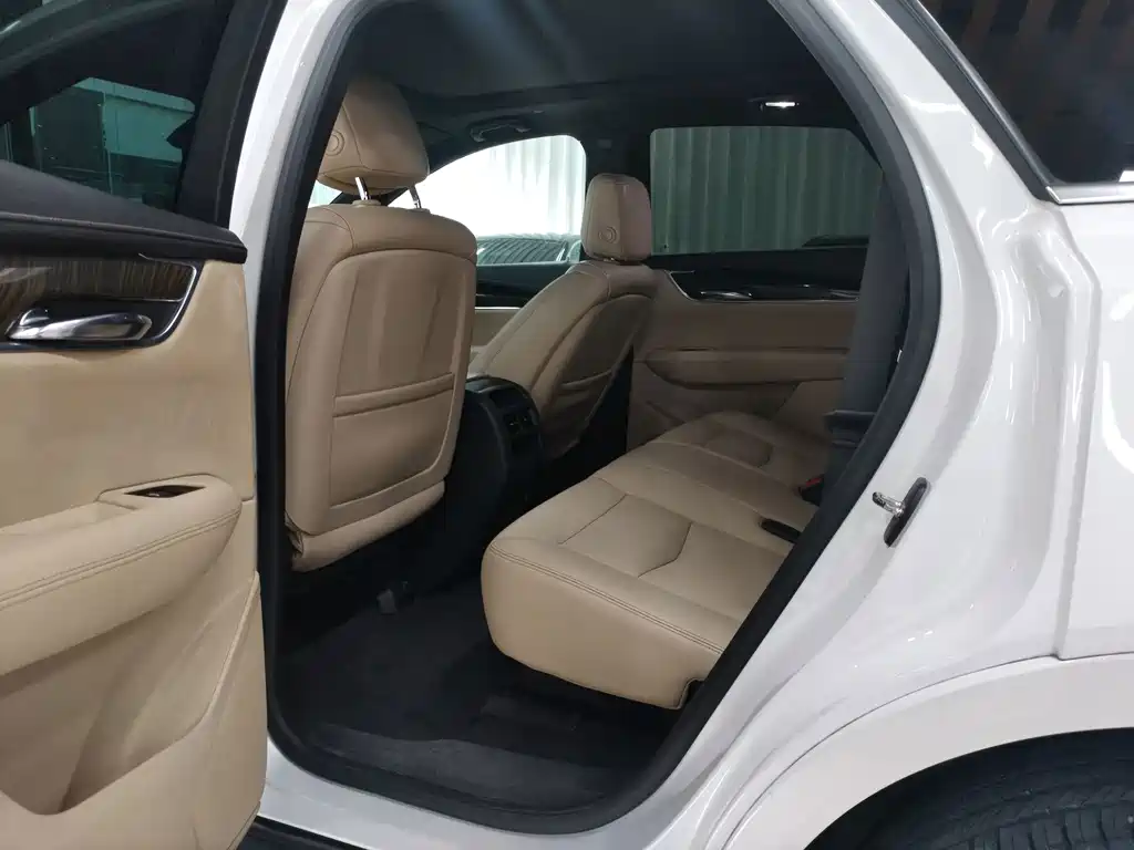 Cadillac XT5 — миниатюра 5