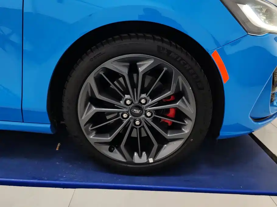 Ford Focus — миниатюра 6