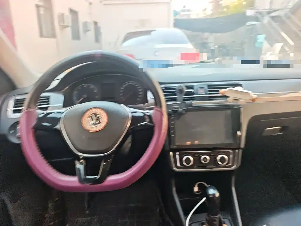 Volkswagen Santana — миниатюра 3