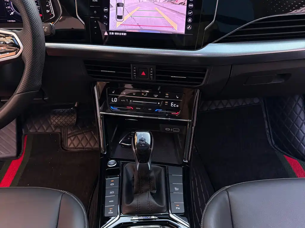 Volkswagen 帕萨特插电混动 — миниатюра 8